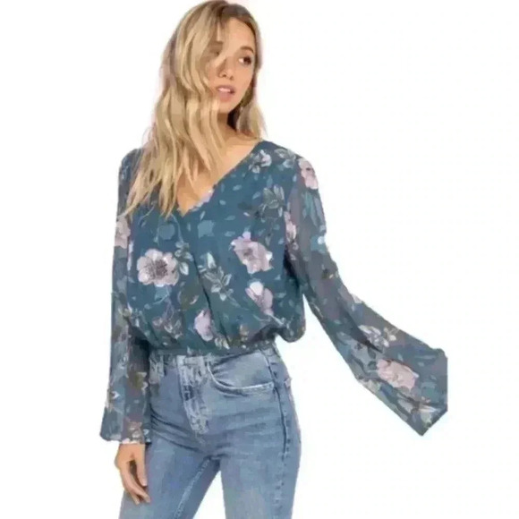 ASTR the label surplice teal floral burnout blouse crossover Medium - Picture 2 of 10